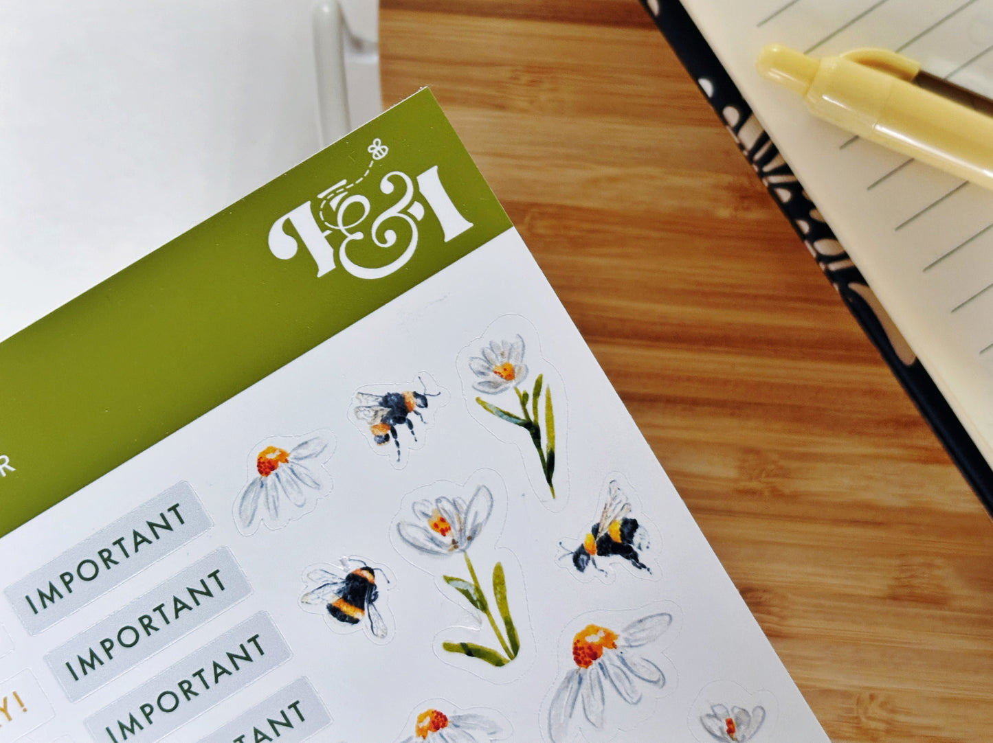 Daisy Mother’s Day Gift Box